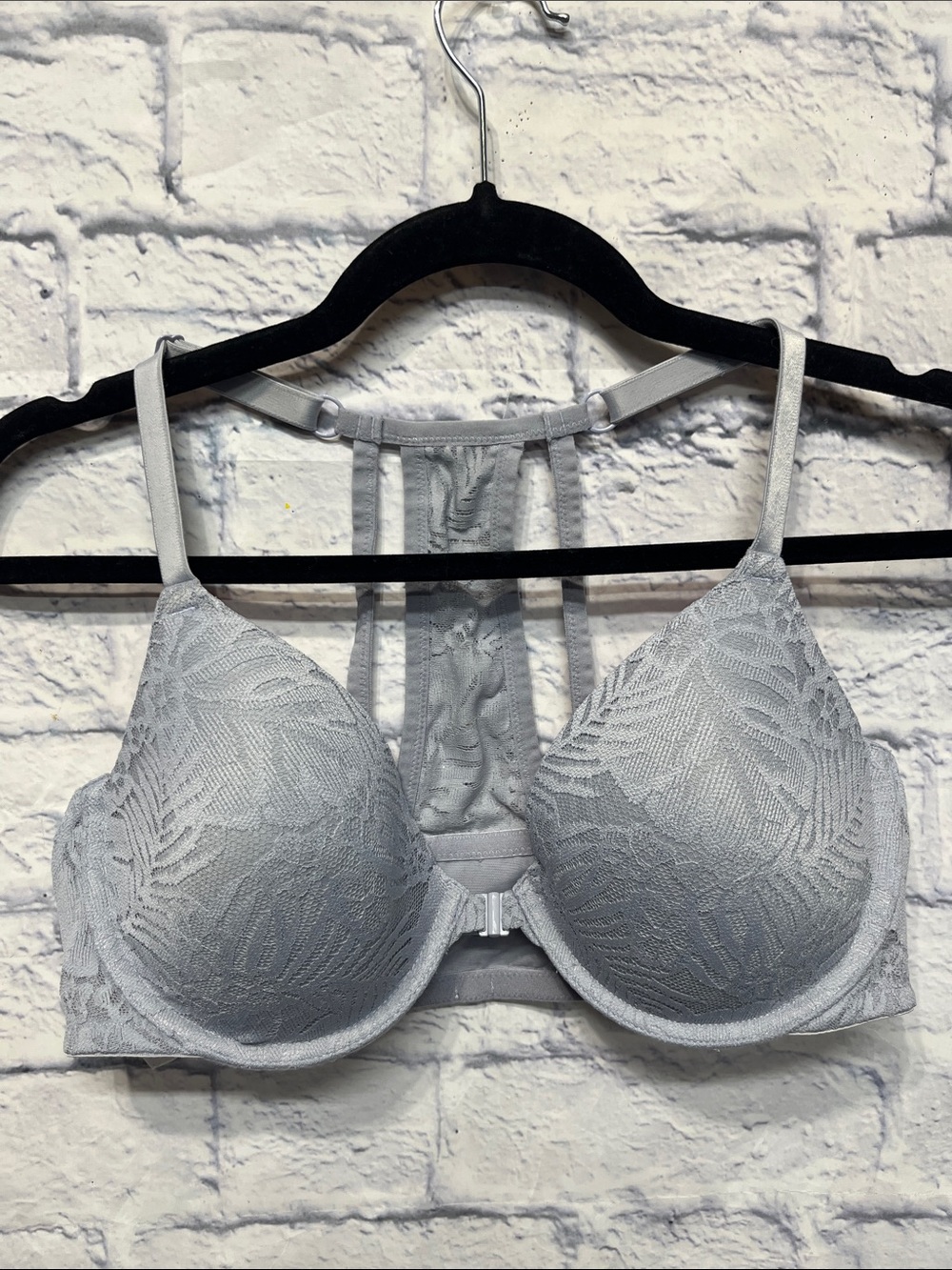 Victoria's Secret Bra 36D Gray Lace Padded Underwire Adjustable Clasp Front